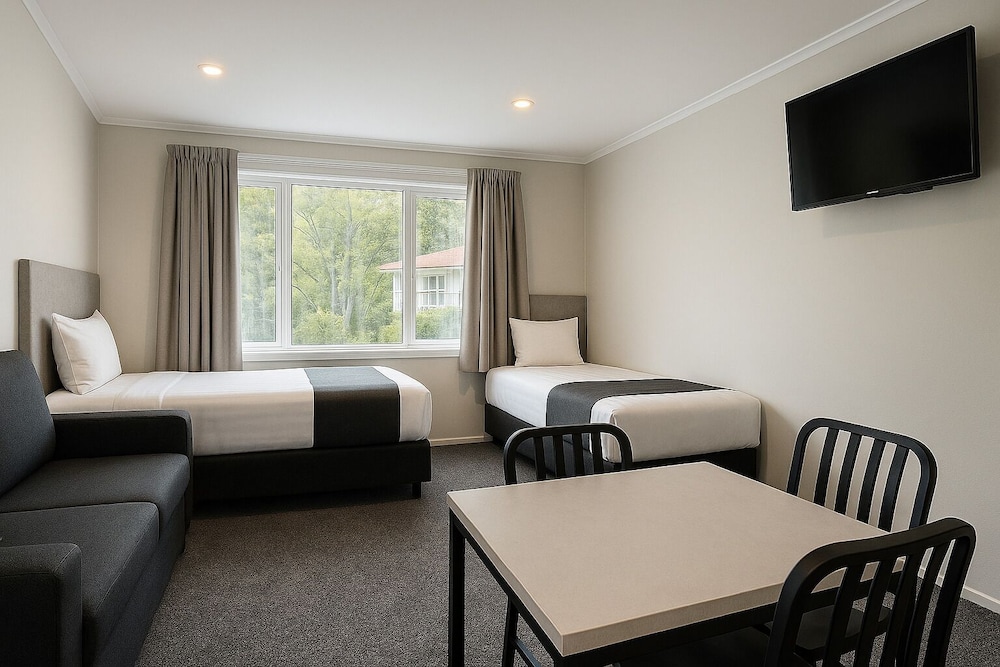 Superior Room, 1 Bedroom, Bathtub - Photo 3