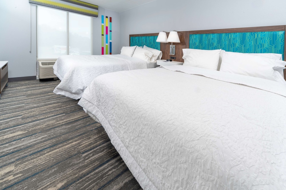 Suite, 2 Queen Beds, Non Smoking - Photo 2
