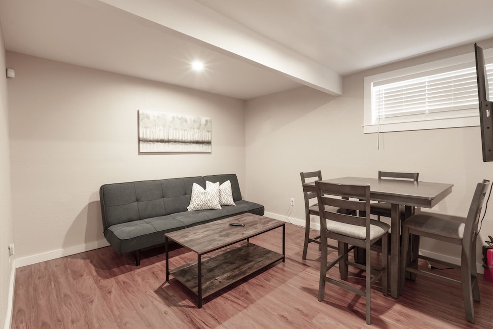 House (2 Bedrooms) photo 3