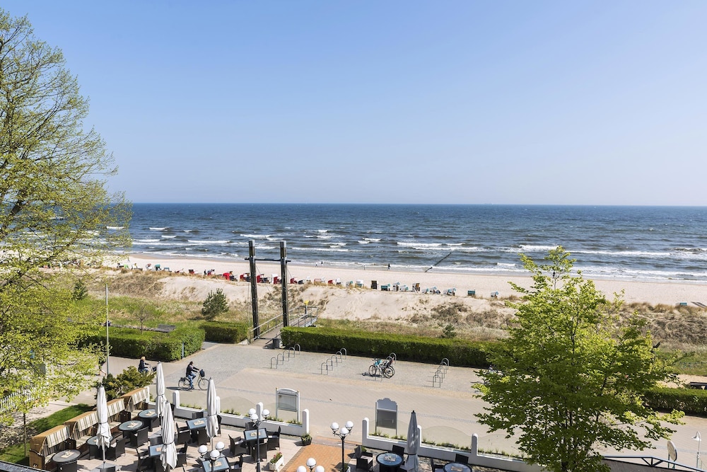 Double Room, Oceanfront thumbnail 6