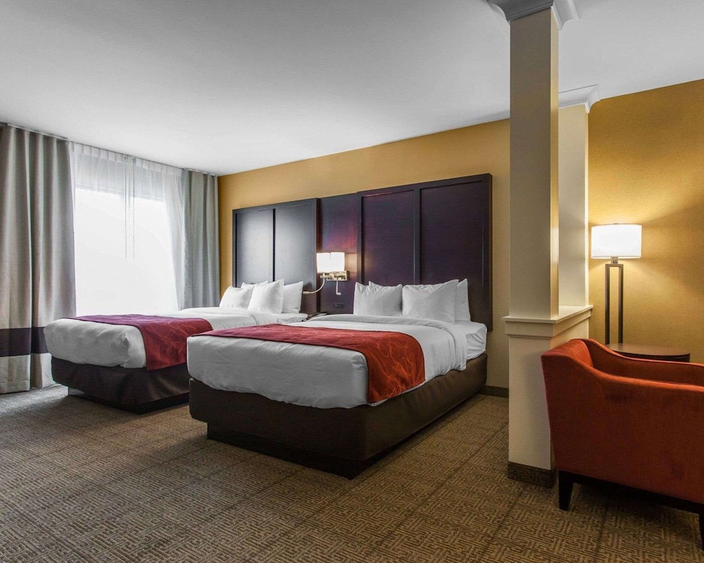 Suite, Multiple Beds, Accessible, Non Smoking photo 1