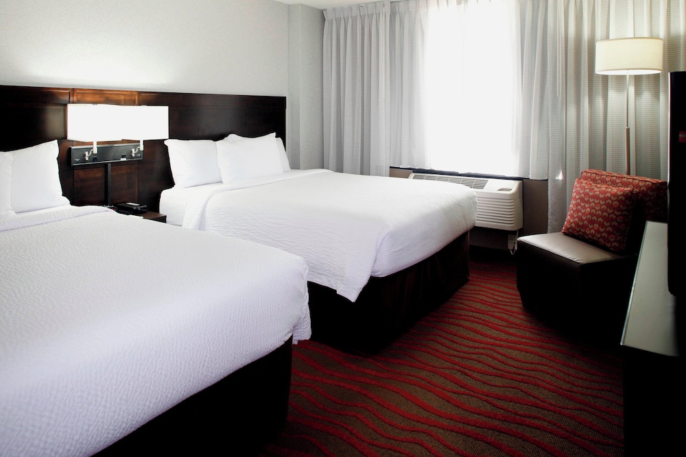 Room, 2 Queen Beds - Photo 1