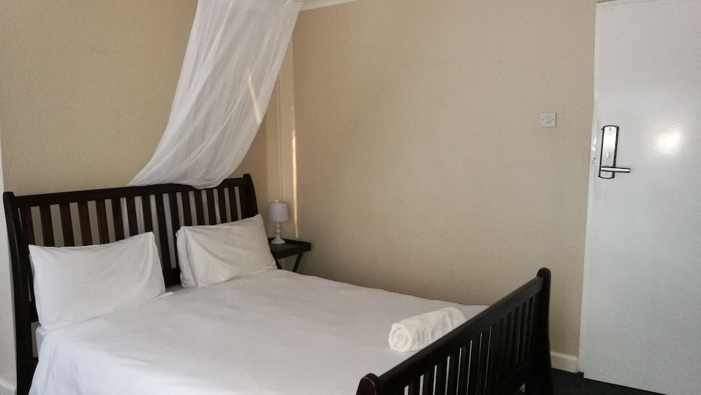 Executive Room, 1 Queen Bed, Ensuite, Mezzanine photo 3