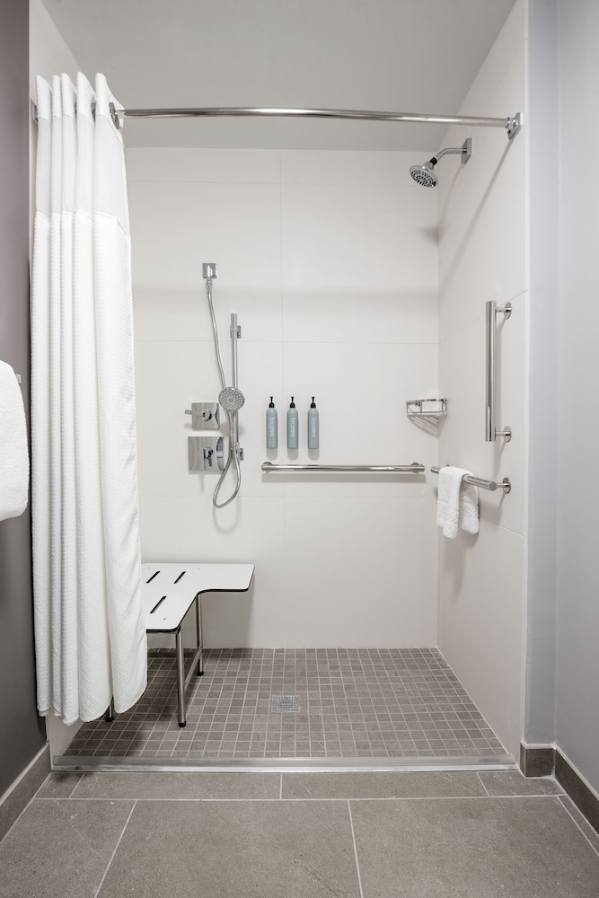 Room, 2 Queen Beds (Hearing Accessible) - Photo 3