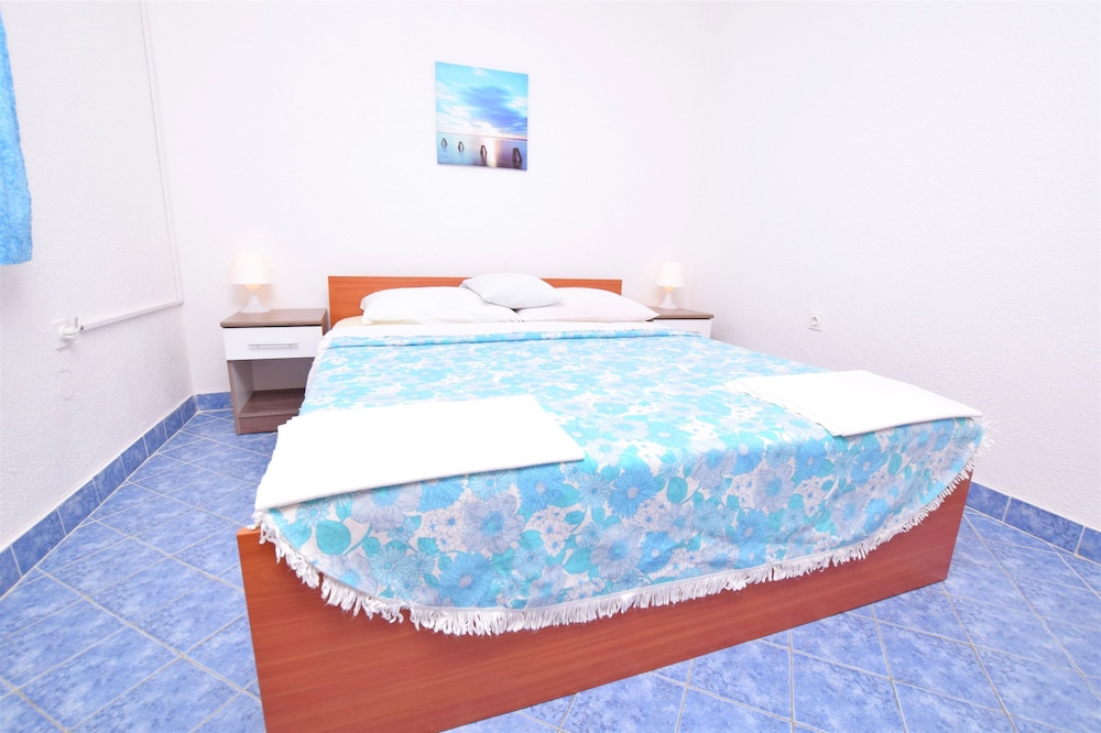 Apartment (A2)