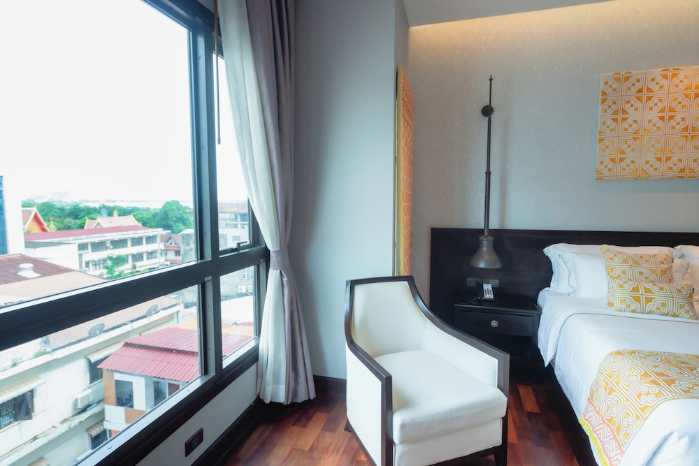 Deluxe Twin Room, 2 Twin Beds, Non Smoking, City View - Photo 6