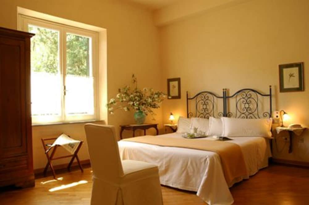 Standard Double or Twin Room - Photo 1