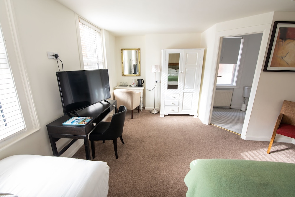 Triple Room, Multiple Beds photo 3