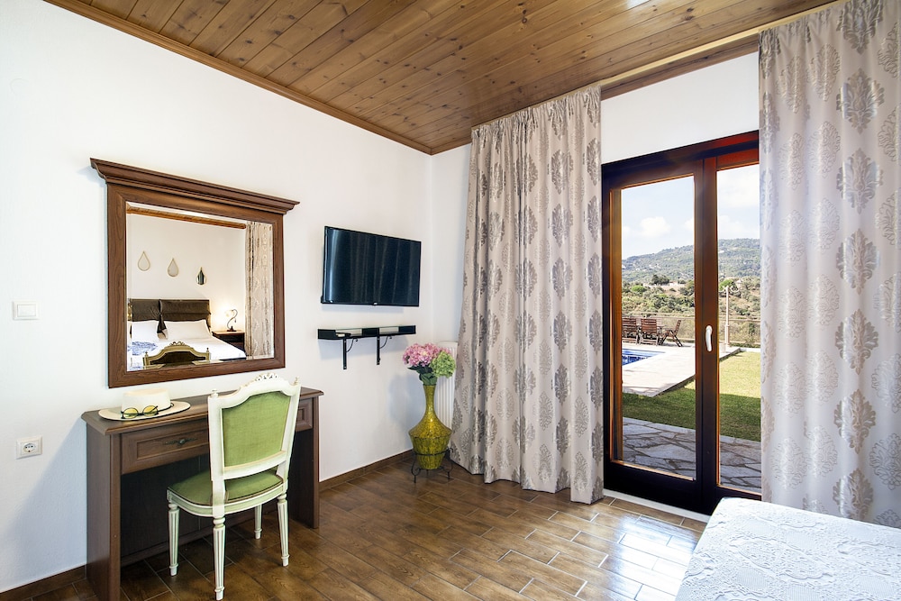 Exclusive Villa, 2 Bedrooms, Private Pool, Garden Area photo 3