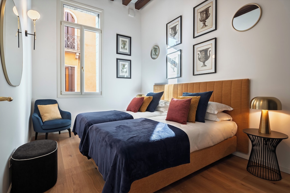 Luxury Apartment photo 2