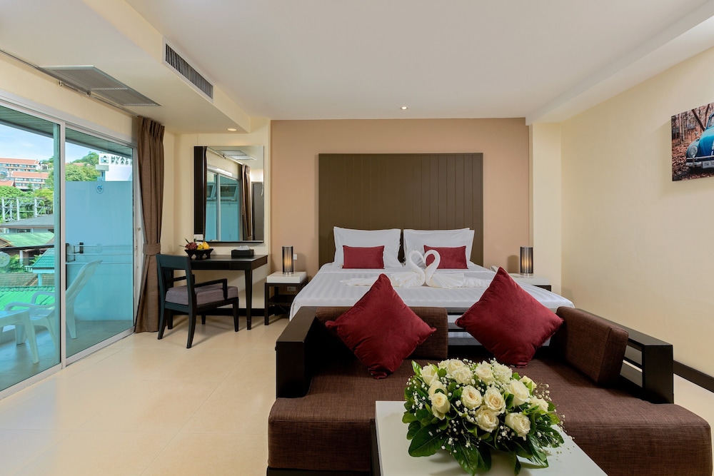Deluxe Room - Photo 1