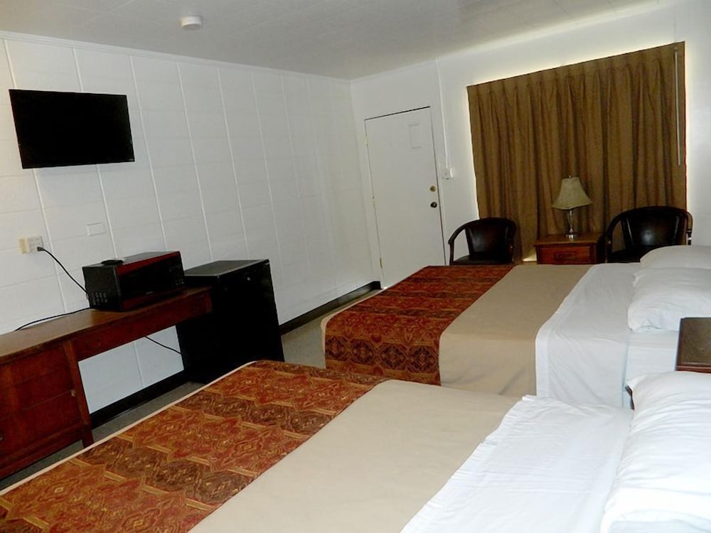 Room, 2 Queen Beds photo 1