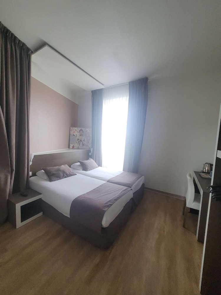 Standard Room, 2 Twin Beds - Photo 54
