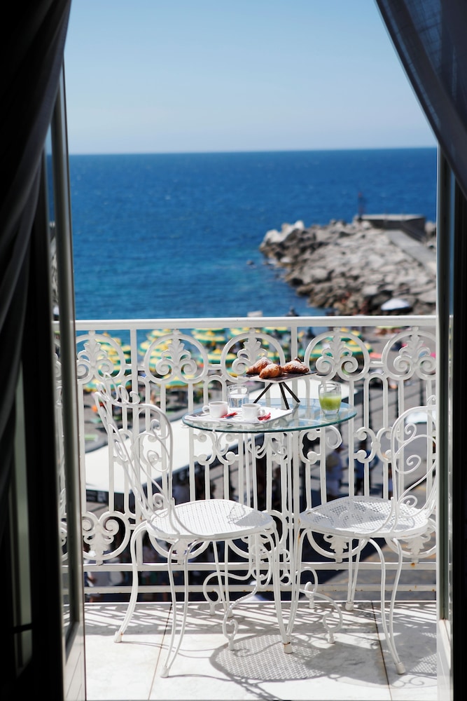 Deluxe Room, Sea View - Photo 6