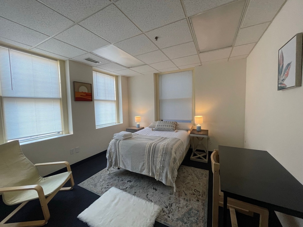 Basic Double Room, 1 Queen Bed