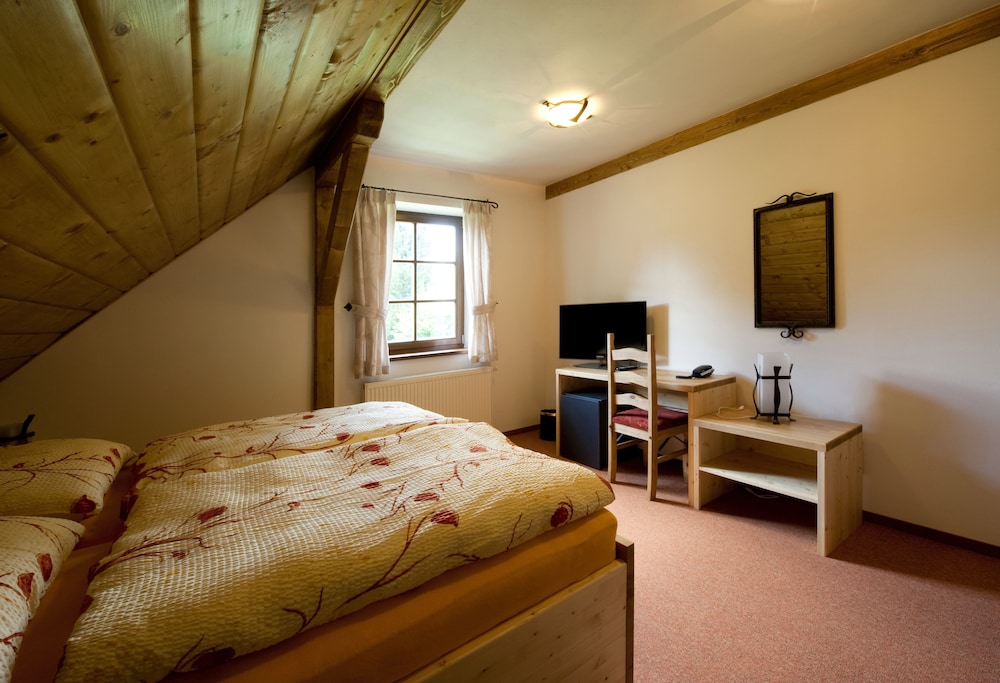 Deluxe Double Room, 1 King Bed photo 2