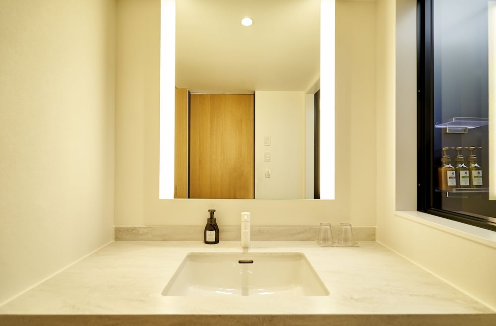 Premium Twin Room, Non Smoking - Photo 23