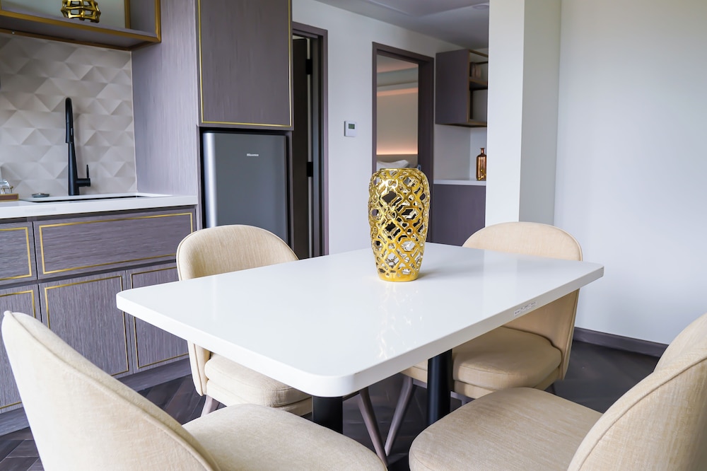 Luxury Suite, Balcony, Bay View