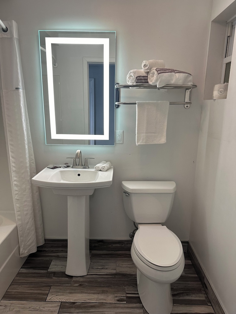 Deluxe Room, 2 Queen Beds, Non Smoking photo 2