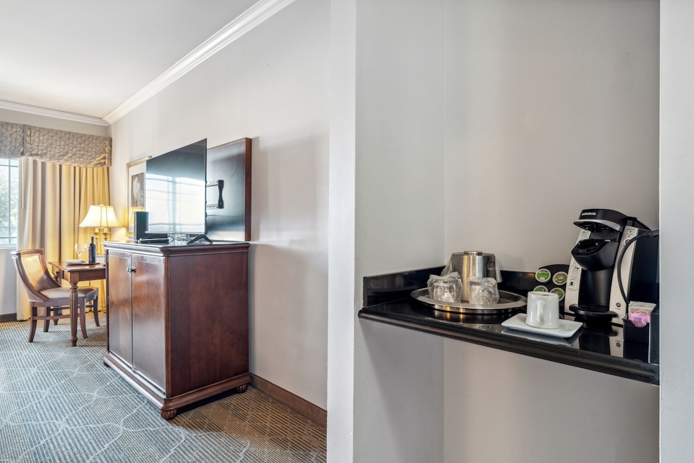 Premium Room (Premium King Room) - Photo 3