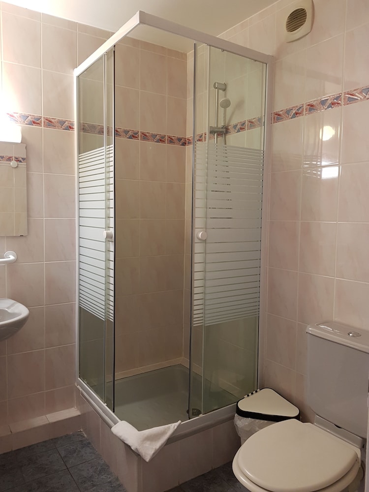 Quadruple Room - Photo 4