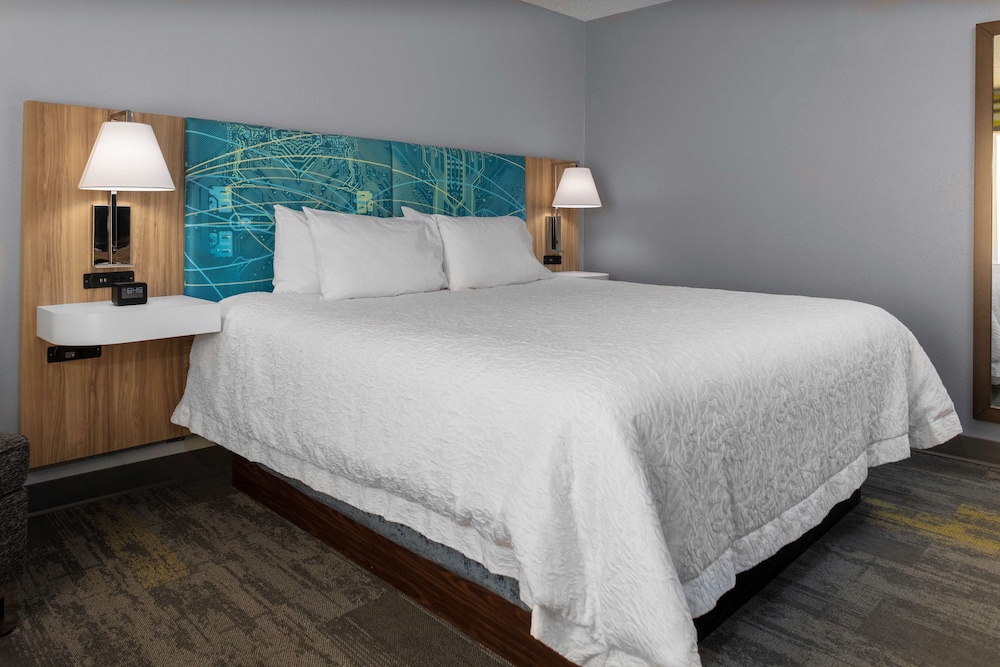Room, 1 King Bed, Accessible, Non Smoking (Bathtub) - Photo 2
