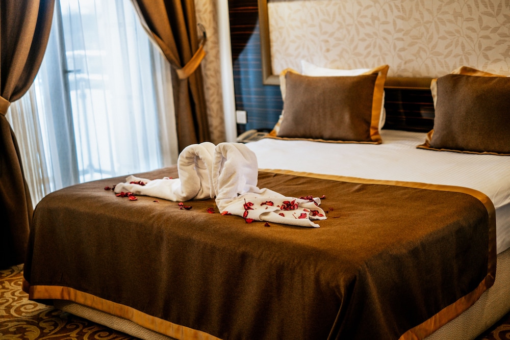 Deluxe Triple Room photo 2
