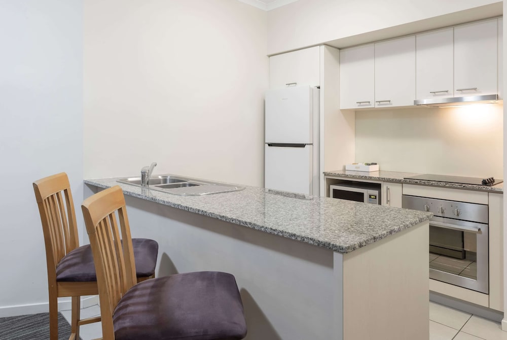 1 Bedroom Apartment - Photo 3