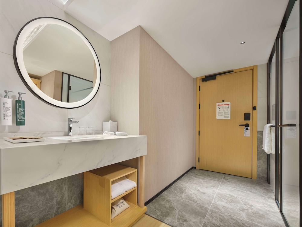 Deluxe Suite, 1 King Bed