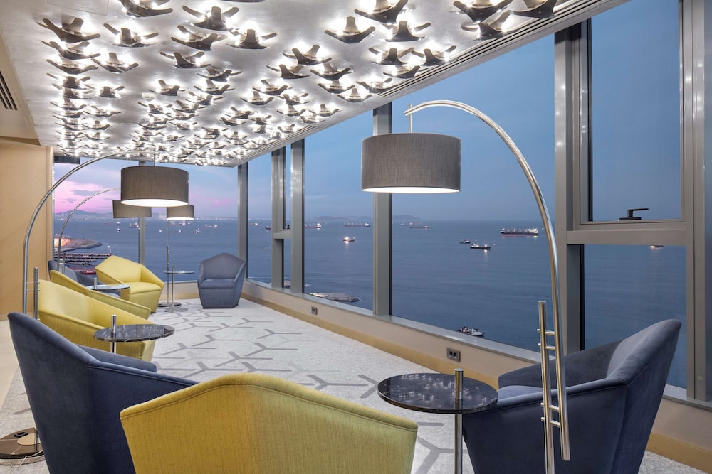 Executive Twin Room thumbnail 6