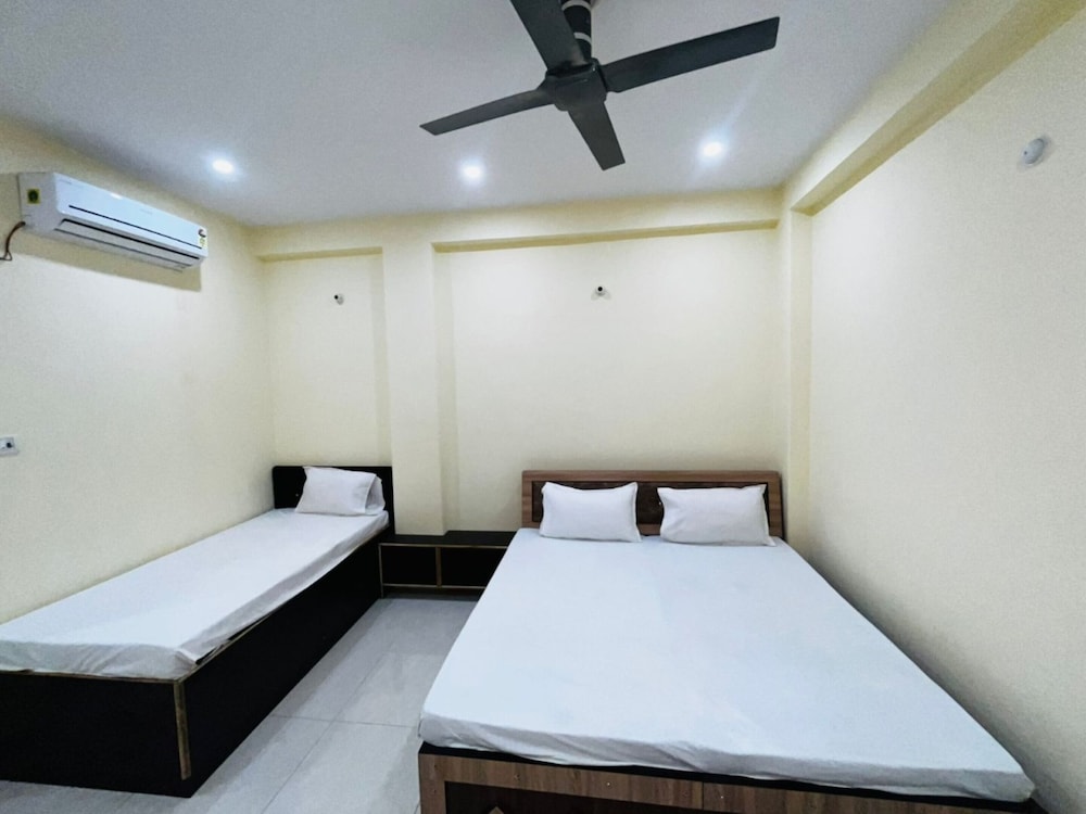 Deluxe Triple Room, City View