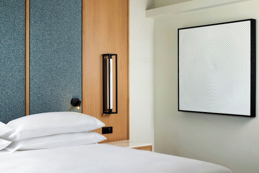 Club Suite, 1 Bedroom, Sea View - Photo 3