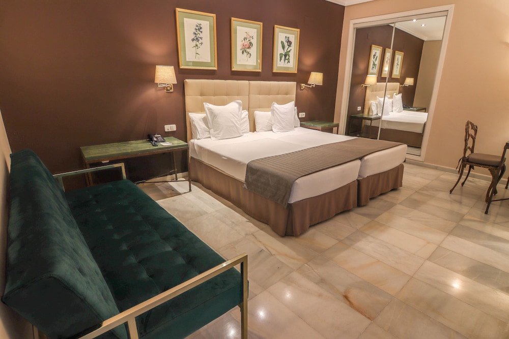 Triple Room, 3 Twin Beds - Photo 3