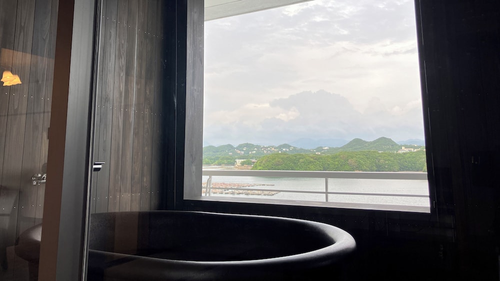 Superior Twin Room with Japanese-Western Style and Open-Air Bath, Indoor Bath Superior Room with O photo 3