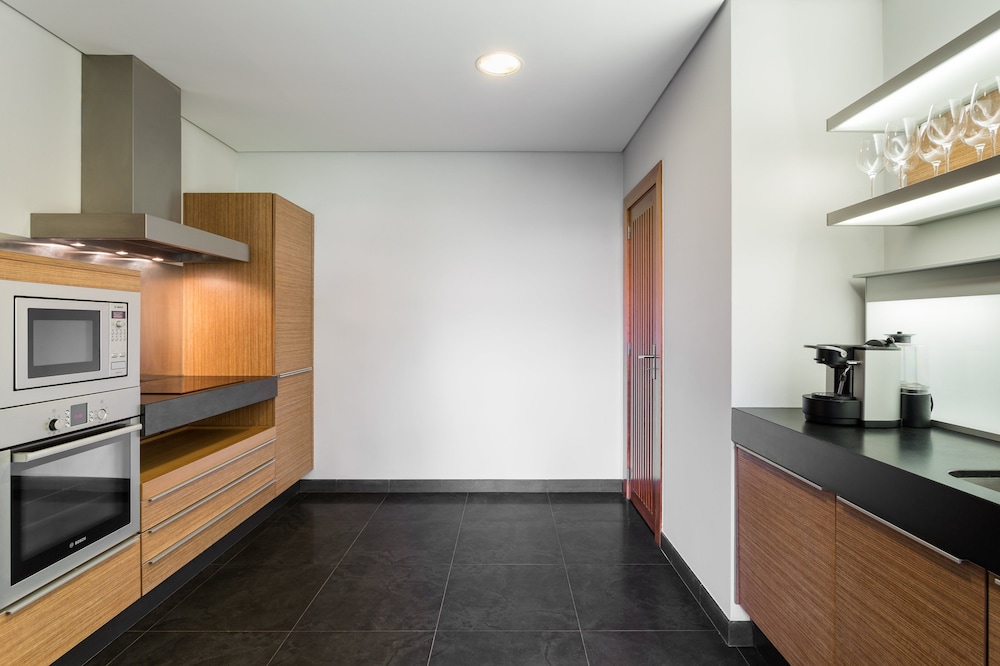Premium Suite, 2 Bedrooms, Resort View thumbnail 5