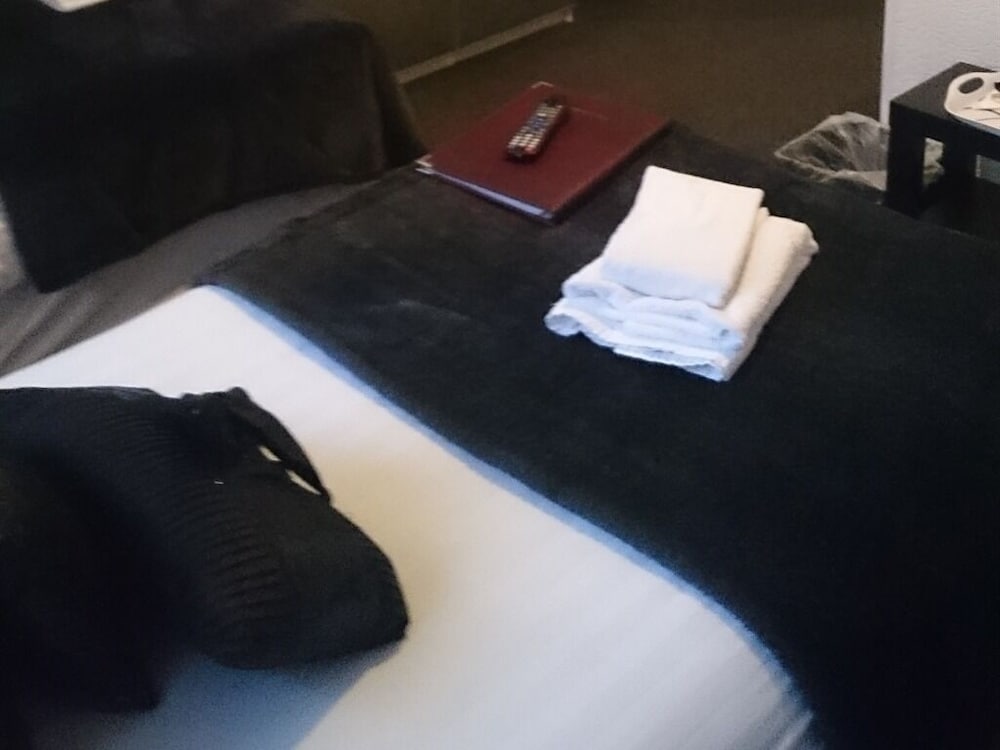Twin Room, Ensuite photo 3