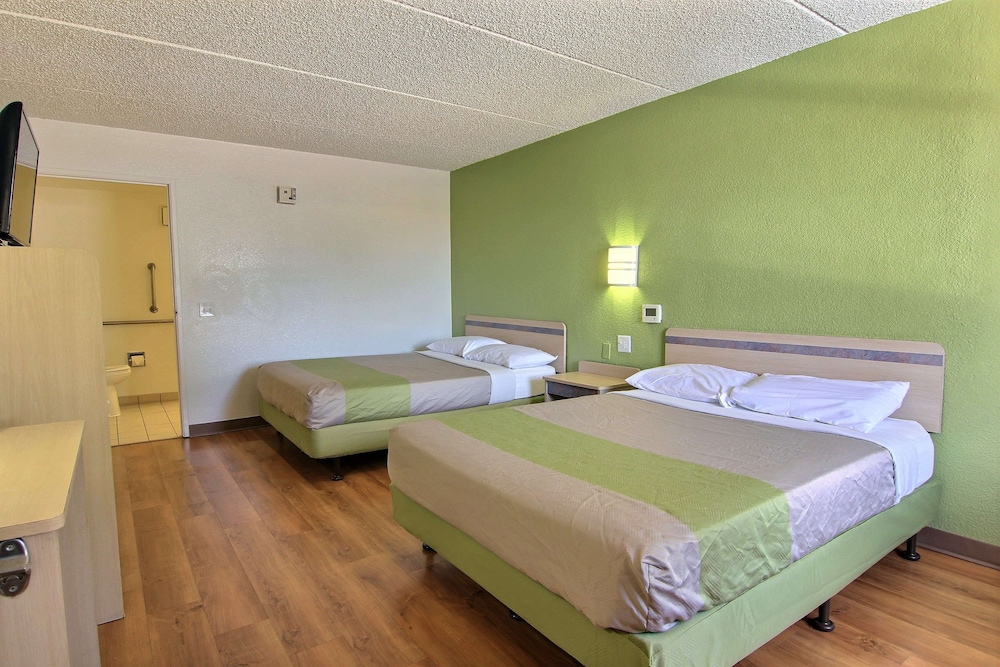 Standard Room, 2 Queen Beds, Accessible, Non Smoking