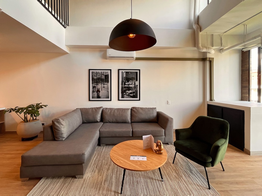 Deluxe Apartment