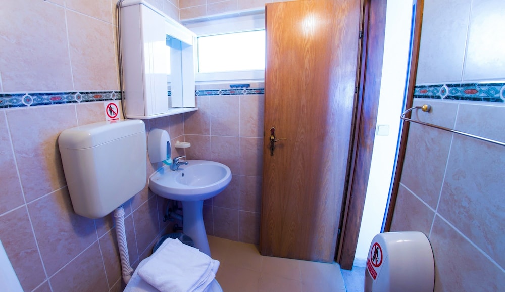 Standard Room, Multiple Beds, Sea View photo 3