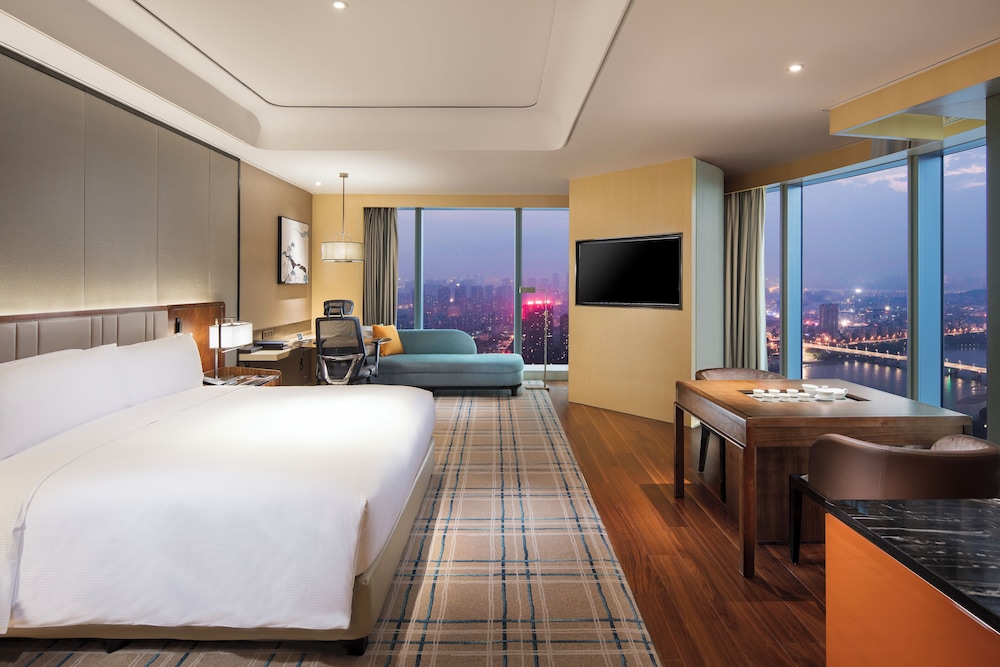 King Executive Deluxe Room River View