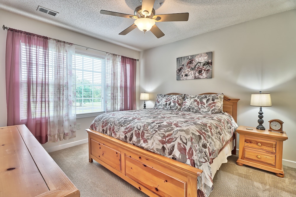 Condo, 2 Bedrooms