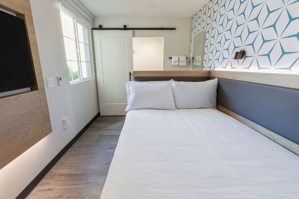 Junior Room, 1 Double Bed (Self Check-in with Virtual Front Desk) photo 3