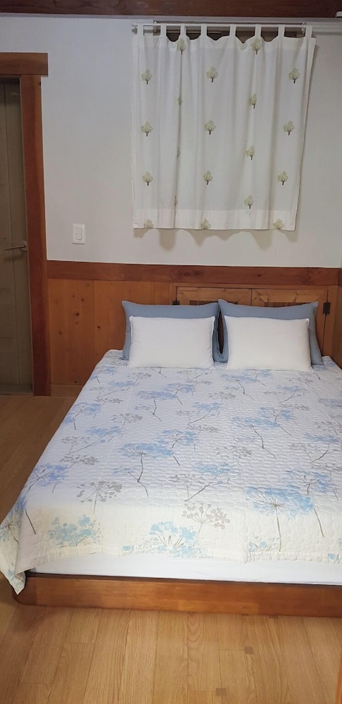 Traditional Room (Gyun-Woo & Jik-Nyu) photo 1