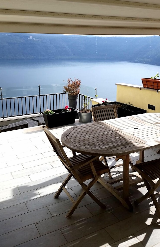 Penthouse, 2 Bedrooms, Terrace, Lake View - Photo 26
