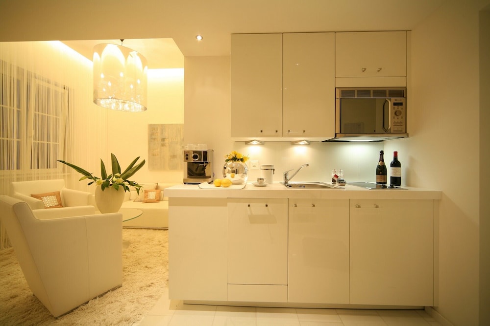 2 Bedroom Apartment Junior photo 2