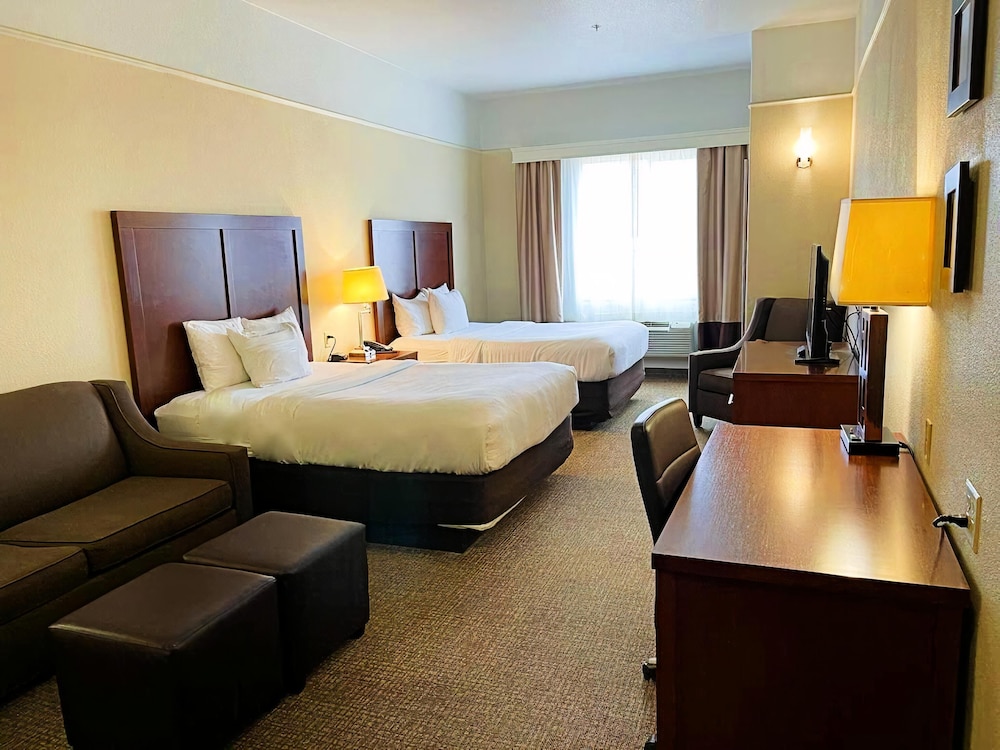 Suite, 2 Queen Beds, Accessible, Non Smoking - Photo 4