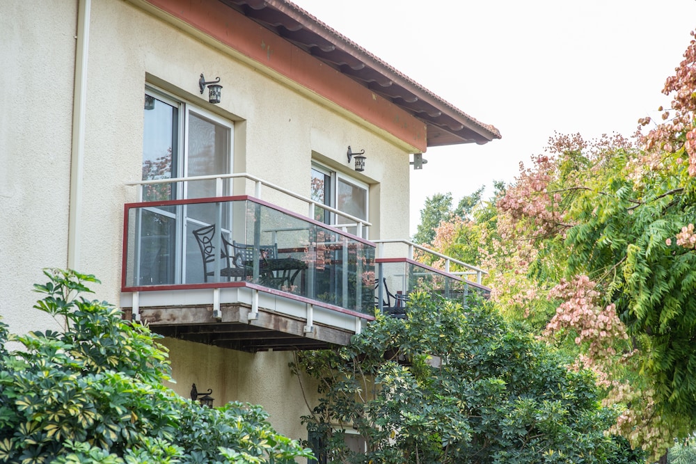 Classic Room with Balcony Upper Floor photo 3
