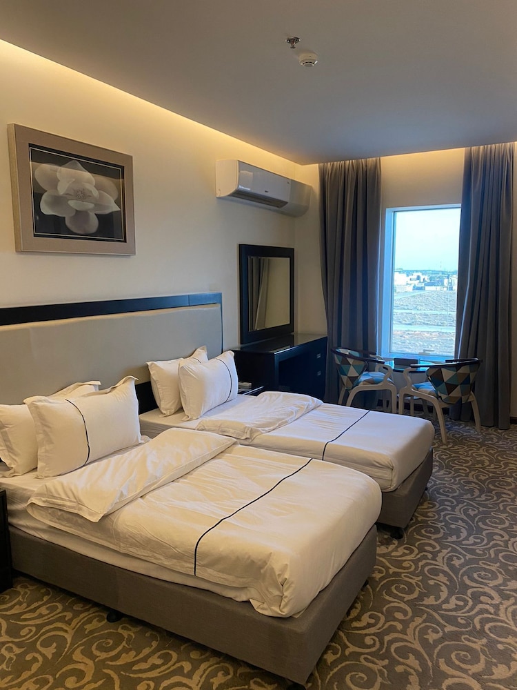 Deluxe Twin Room, City View