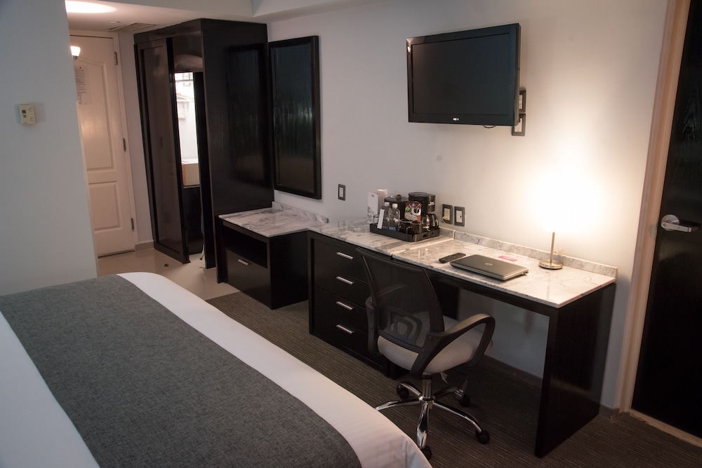 Superior Room, 1 King Bed - Photo 21