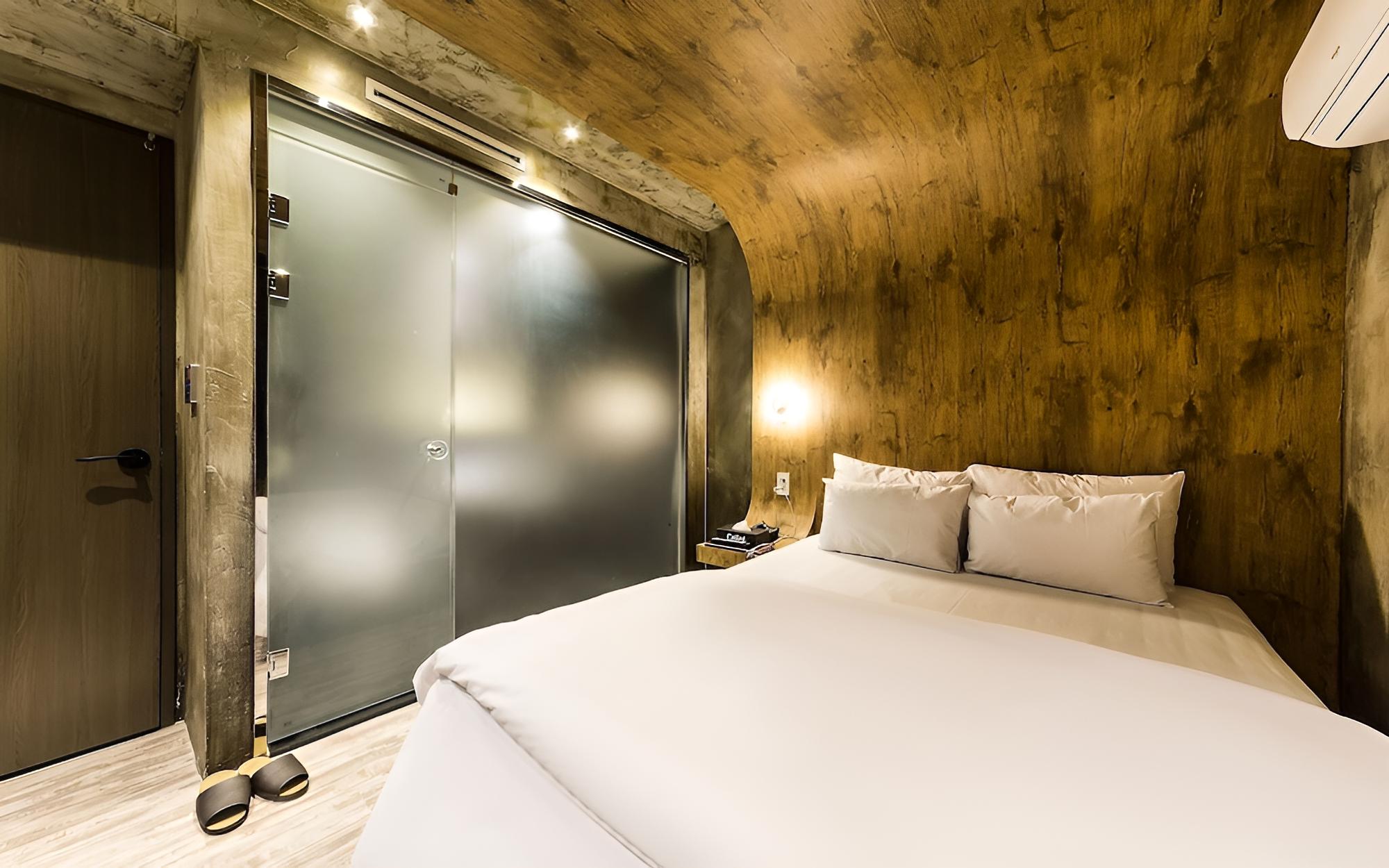 Room (Standard-S) - Photo 4
